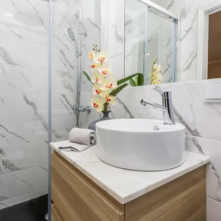 Cozy And Confortable Your Alfama Story Appartamento Lisbona